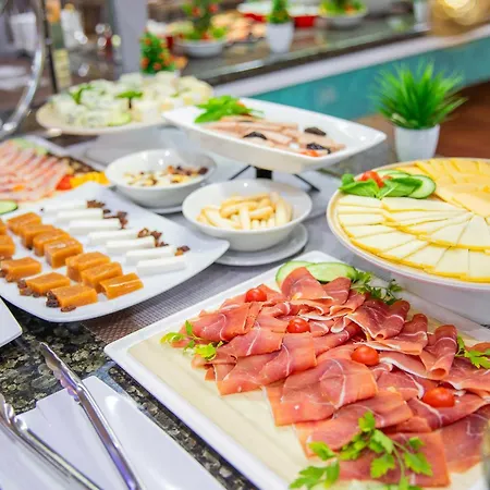 瑟维集团里亚托酒店 3* 貝尼多姆